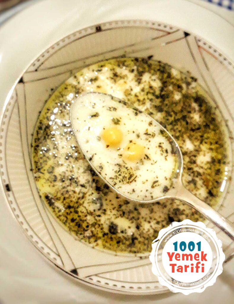 Tel-sehriyeli-Nohutlu-Yogurt-corbasi-tarifi-yapimi-nasil-yapilir-kac-kalori-1001yemektarifi