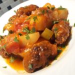 Tencerede İzmir Köfte Yemeği kaç kalori