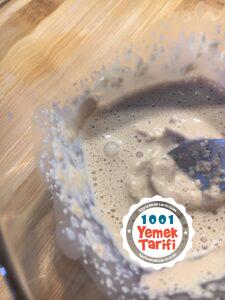 Tombik hamburger ekmeği ve soslu tavuk burger tarifi