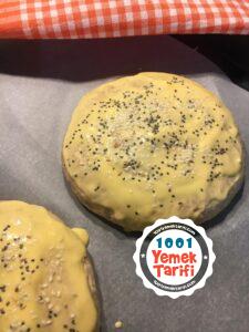 Tombik hamburger ekmeği ve soslu tavuk burger tarifi