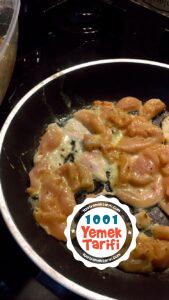 Tombik hamburger ekmeği ve soslu tavuk burger tarifi