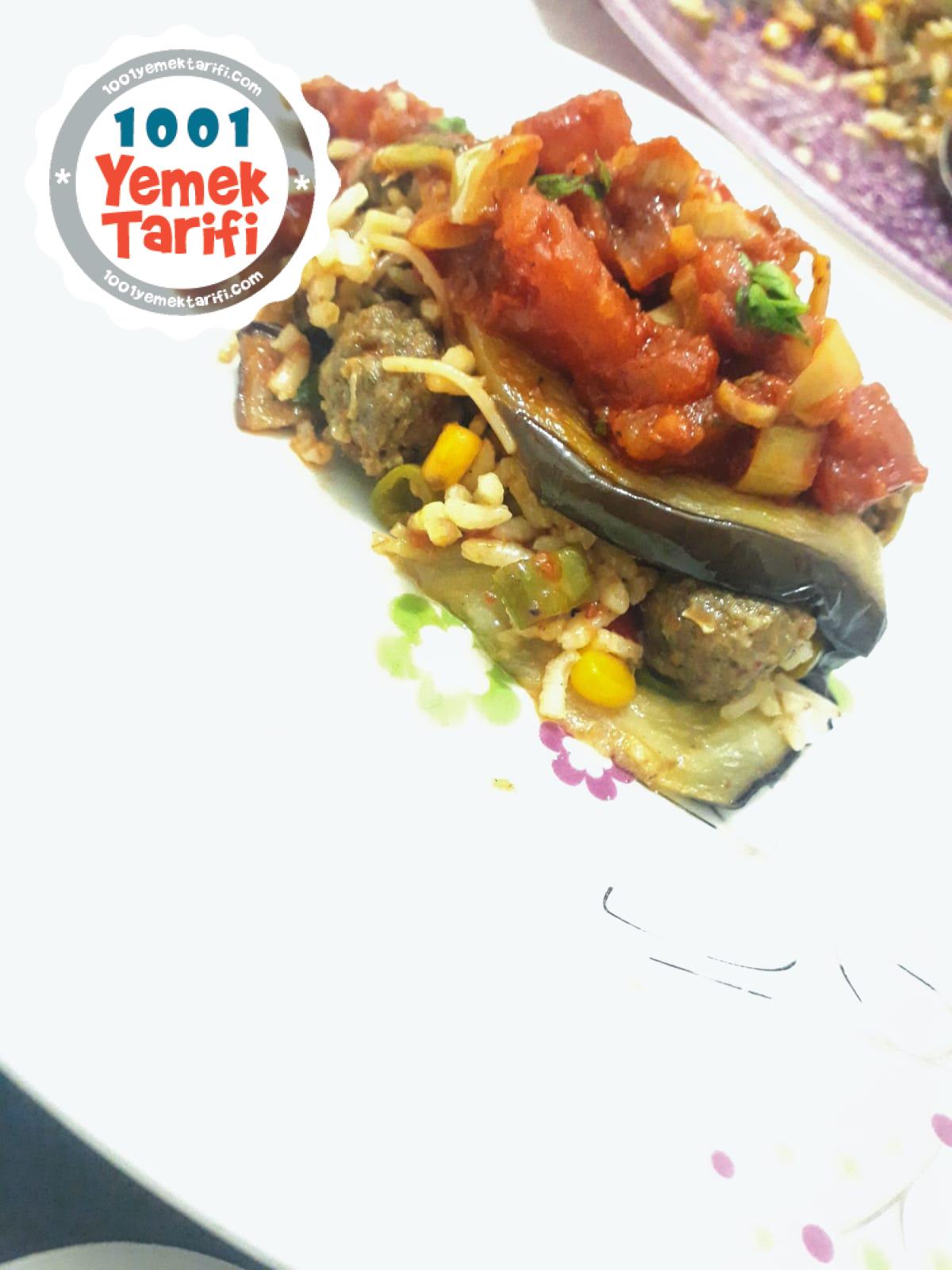 Fotoğraflı ✅Tam Ölçülü: Patlıcan Mantolu Köfteli Pilav Tarifi