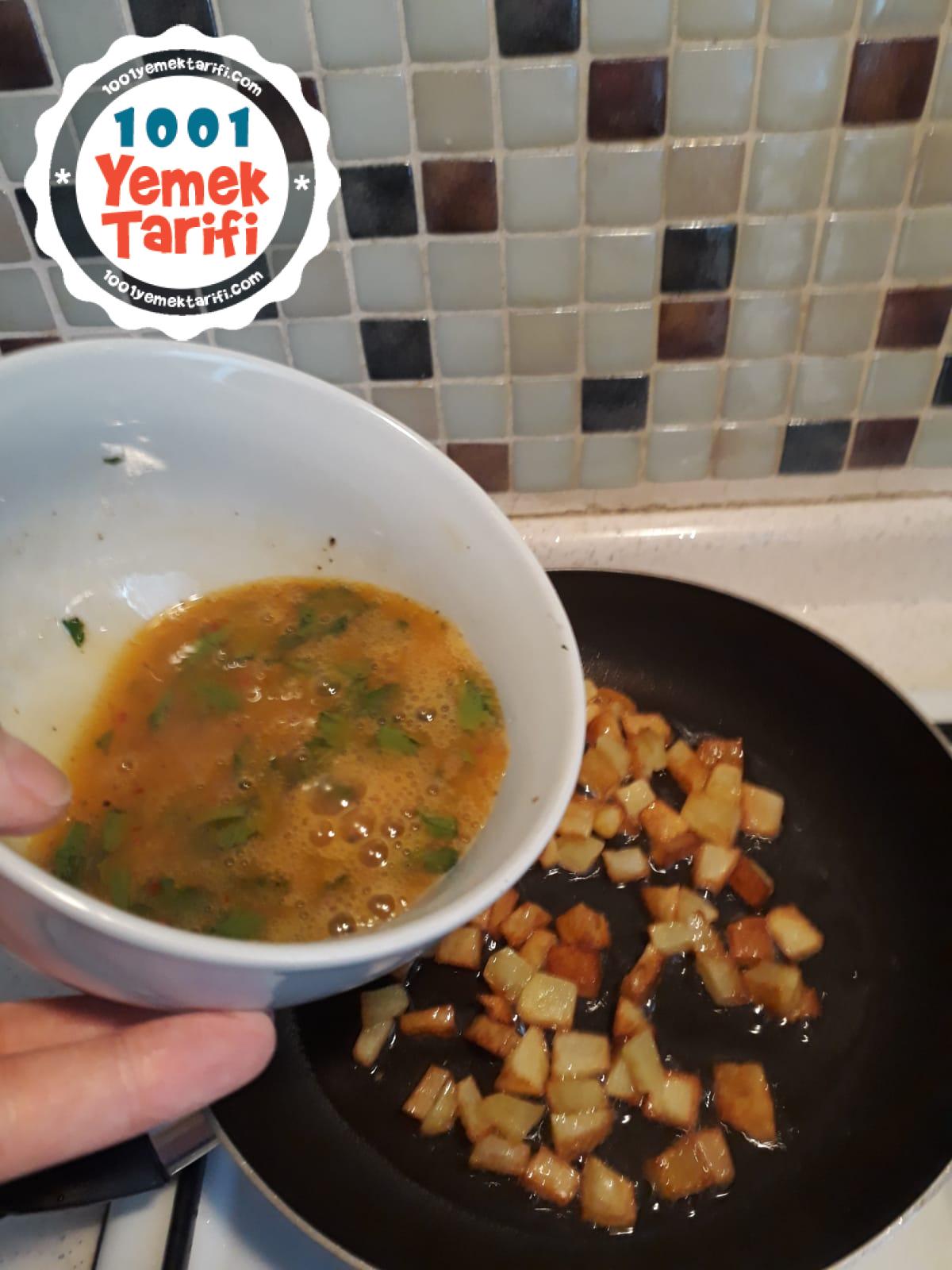Patatesli Omlet nasıl yapılır