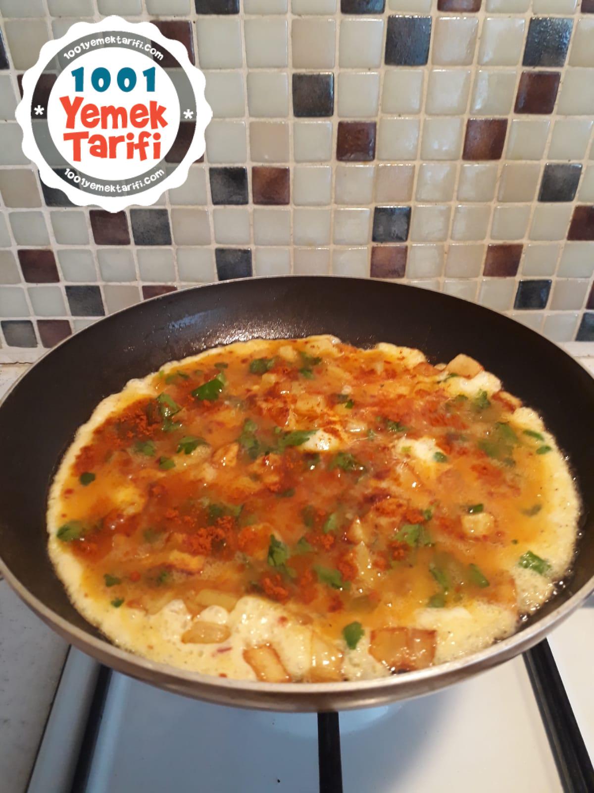 Patatesli Omlet yapımı