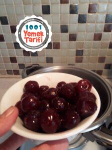 Erik ve Kayısı Komposto Tarifi