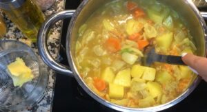 Zerdecalli-Mercimek-corbasi-Tarifi-nasil-yapilir