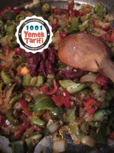 Fırında Tavuklu patlıcan nasıl yapılır