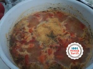 evde domates çorbası yapımı