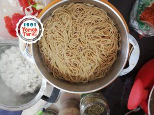 Domates Soslu Spagetti