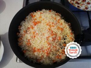 havuclu pirinc pilavi tarifi-yapimi-nasil yapilir-kac kalori