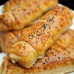 Oklavasız Merdanesiz El Açması Börek Tarifi