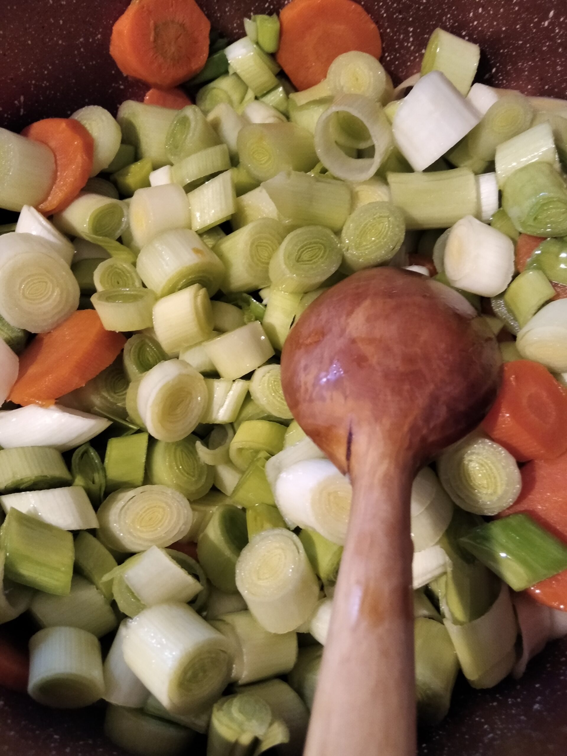 Zeytinyağlı Pırasa Yemeği Tarifi