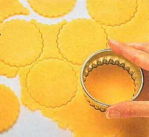 beyaz-cikolatali-tartolet-tarifi-yapimi-yapilisi-kac-kalori-nefis-tartolet-nasil-yapilir-tarifleri-tatli-1001yemektarifi-resimli