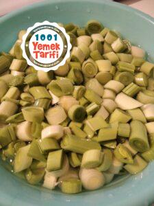 Zeytinyağlı Pırasa Yemeği Tarifi