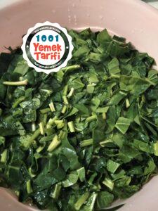 Fırında Beşamel Soslu Ispanak Yemeği Tarifi