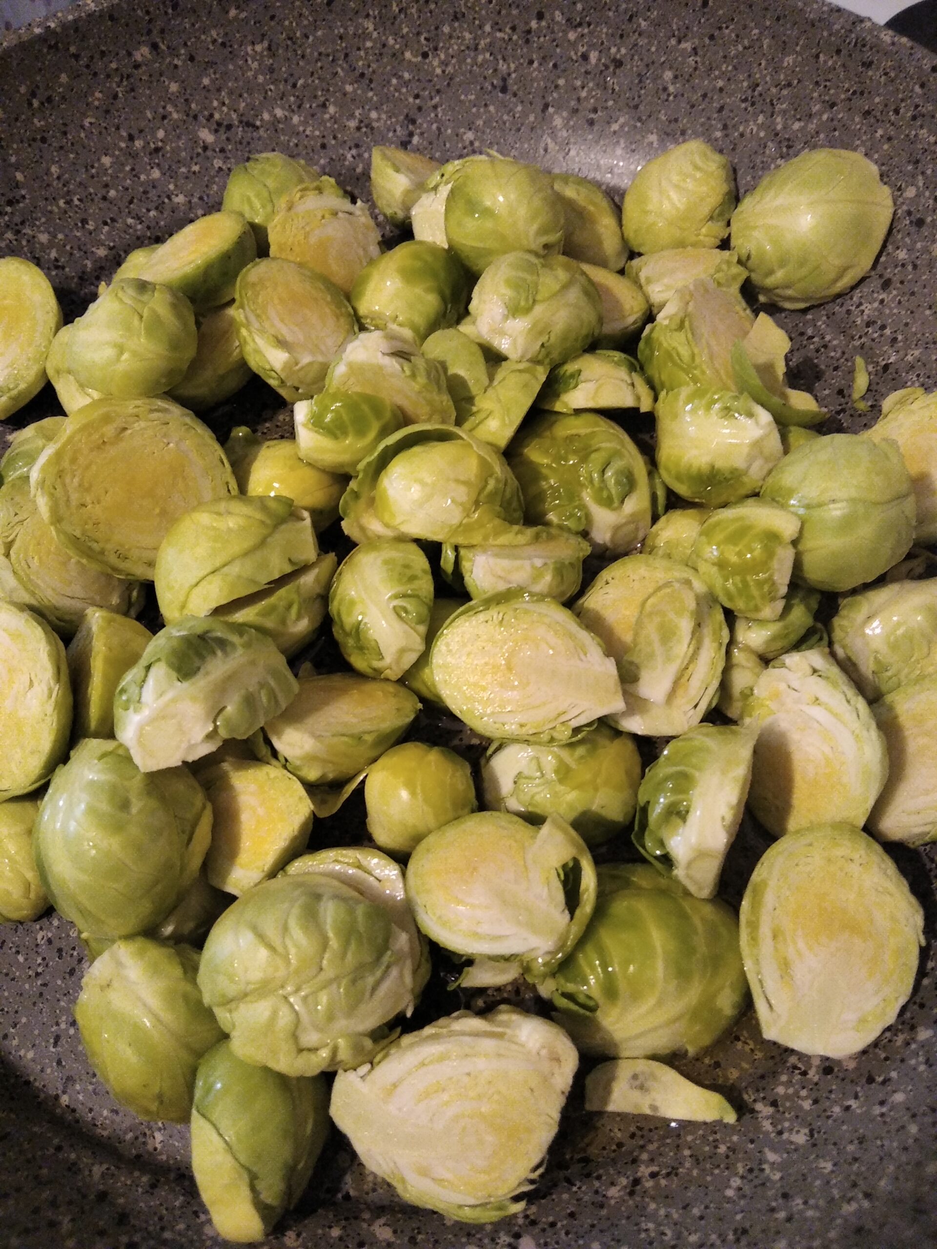 Fırında Beşamel Soslu Brüksel Lahanası, Patates ve Havuç Yemeği