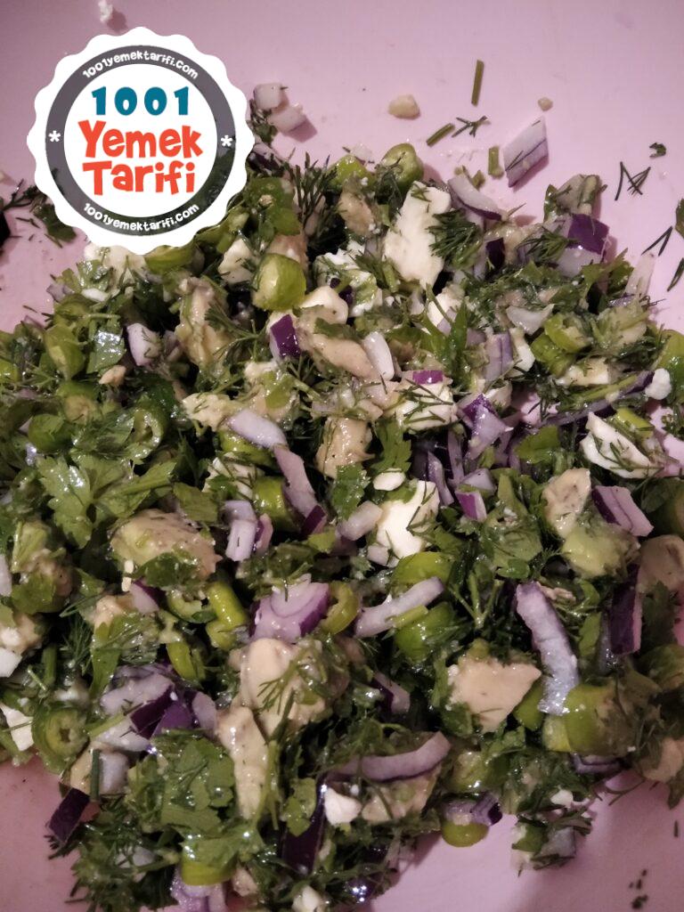 Beyaz Peynirli Avokado Salatası Nasıl Yapılır