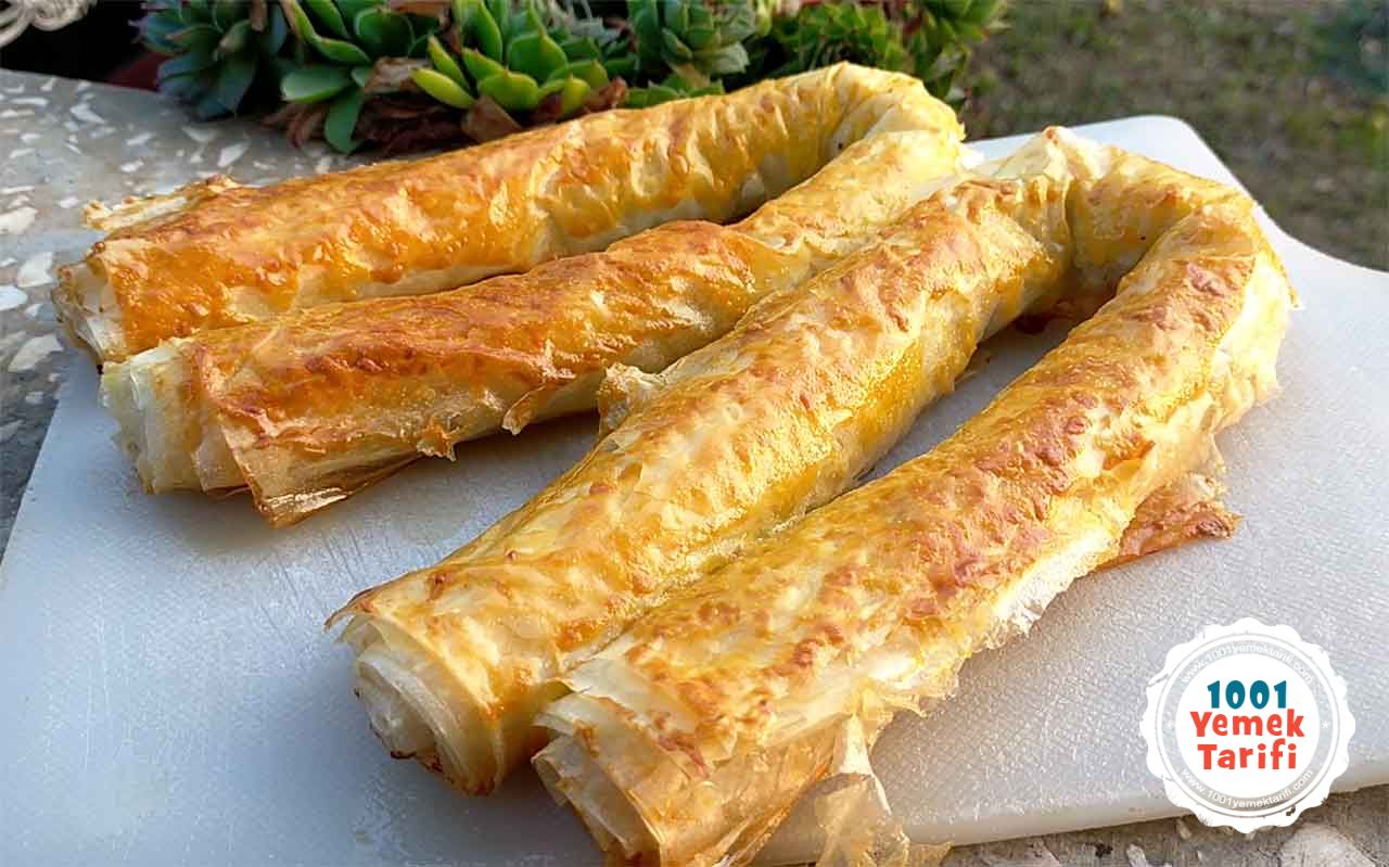 Yufkadan Kıymalı Sarıyer Böreği Tarifi VİDEOLU 1001YemekTarifi Yufkadan Kıymalı Sarıyer Böreği Tarifi VİDEOLU 1001YemekTarifi