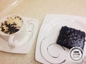 Mikrodalgada Kek Tarifi-Mikro Kek-8 dakikada hizli-kolay-yalanci-browni yapimi-1001yemektarifi