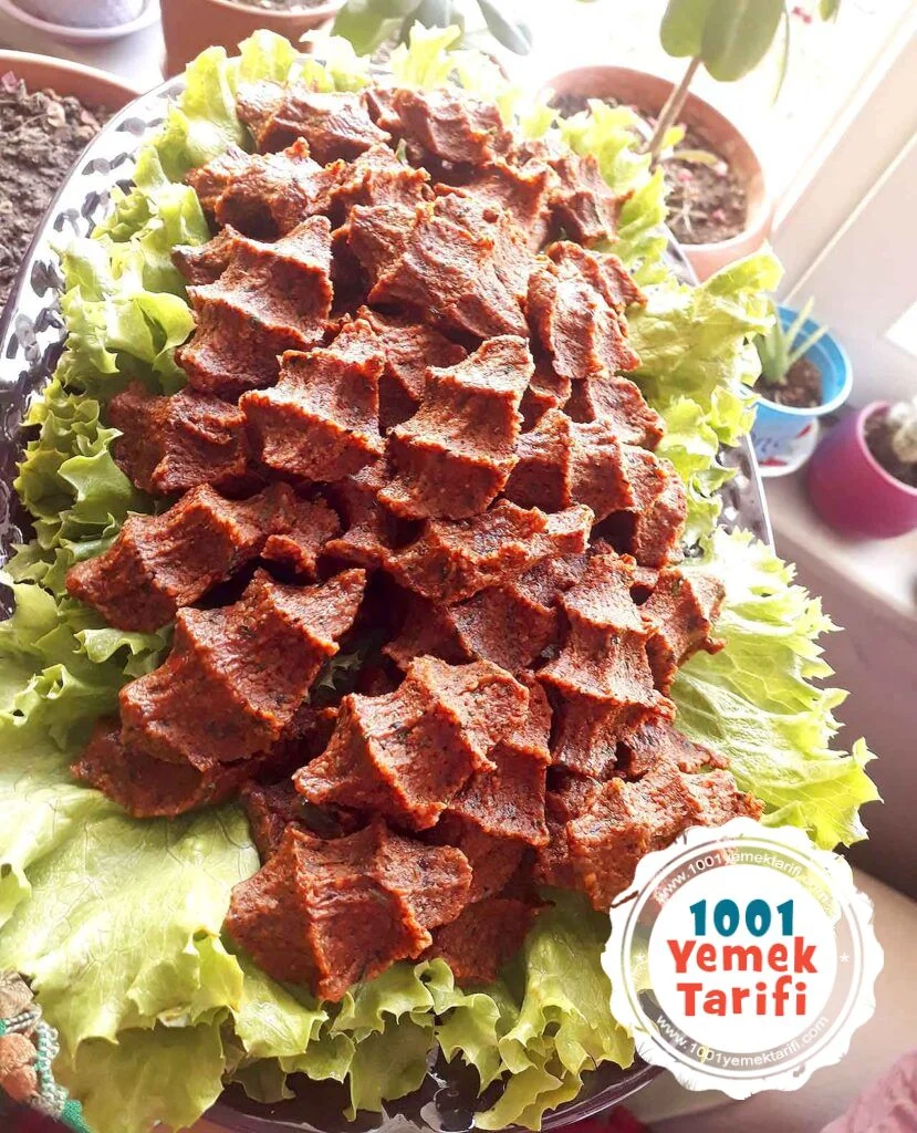 cigkofte-tarifi-etli-etsiz-cigkofte-yapimi-nasil-yapilir-kac-kalori-1001yemektarifi