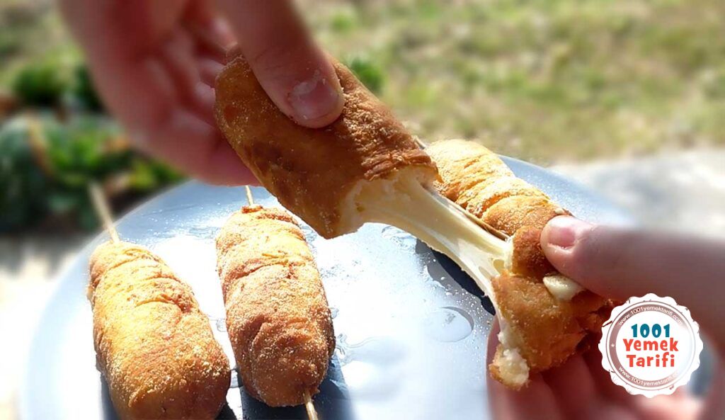 Corn Dog Tarifi VİDEOLU (Şişte Peynirli Sosis