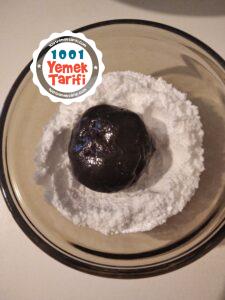 Damla Çikolatalı Çatlak Kurabiye