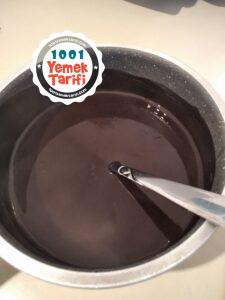 Çikolata Soslu Muhallebi Tarifi