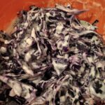 Yoğurtlu Mor Lahana Salatası nasıl yapılır