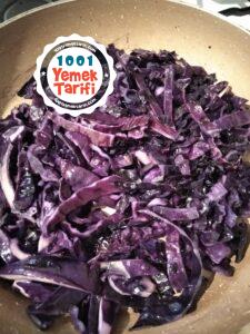 Yoğurtlu Mor Lahana Salatası nasıl yapılır