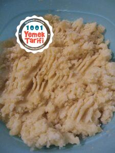 Patatesli Tepsi Böreği Tarifi