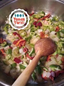 Fırında Tavuklu Patlıcan Yemeği