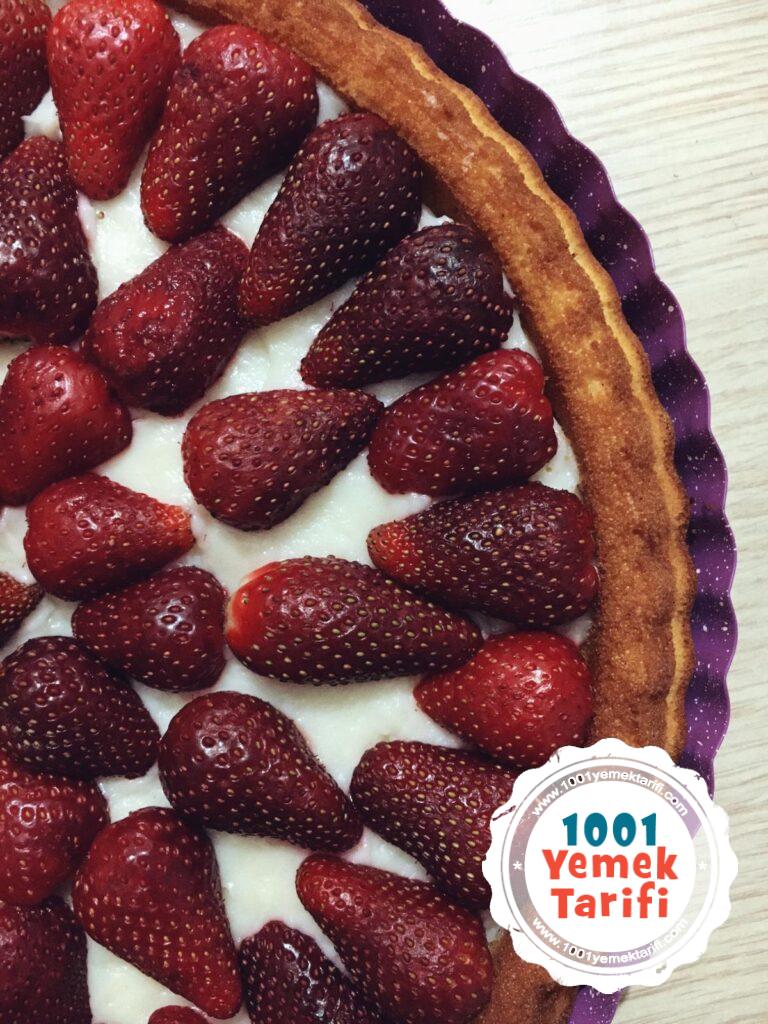 Muhallebili Çilekli Tart Kek Yapımı tarifi nasıl yapılır
