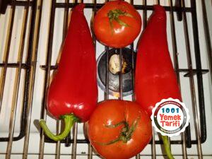 ispanyol mutfağından Romesco ve yoğurt soslu patates bravas