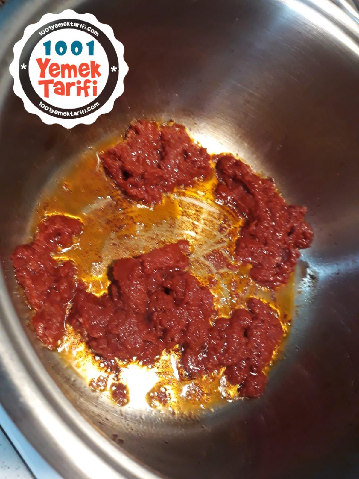 Erişteli Domates Çorbası