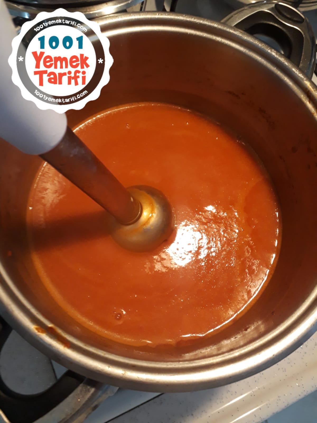 Erişteli Domates Çorbası