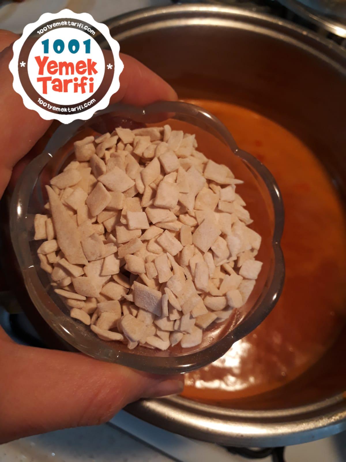 Erişteli Domates Çorbası
