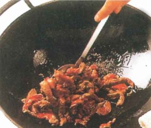 etli-ve-mantarli-pilav-tarifi-yapimi-kac kalori-nefis-1001yemektarifi-resimli-fotografli-anlatimi