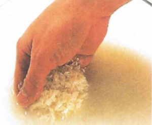 etli-ve-mantarli-pilav-tarifi-yapimi-kac kalori-nefis-1001yemektarifi-resimli-fotografli-anlatimi