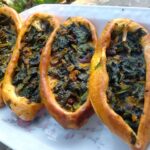 evde-pide-tarifi-ev-yapimi-ispanakli-pide-tarifi-nasil-yapilir-kac-kalori-1001yemektarifi