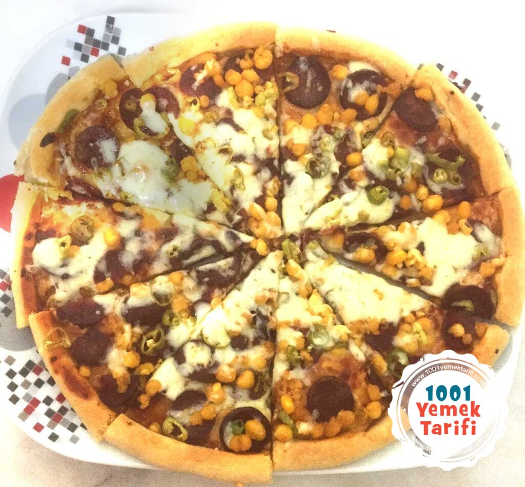 evde-pizza-tarifi-pizza-yapimi-pizza-hamur-pizza-yapimi-nasil-yapilir-karisik-1001yemektarifi