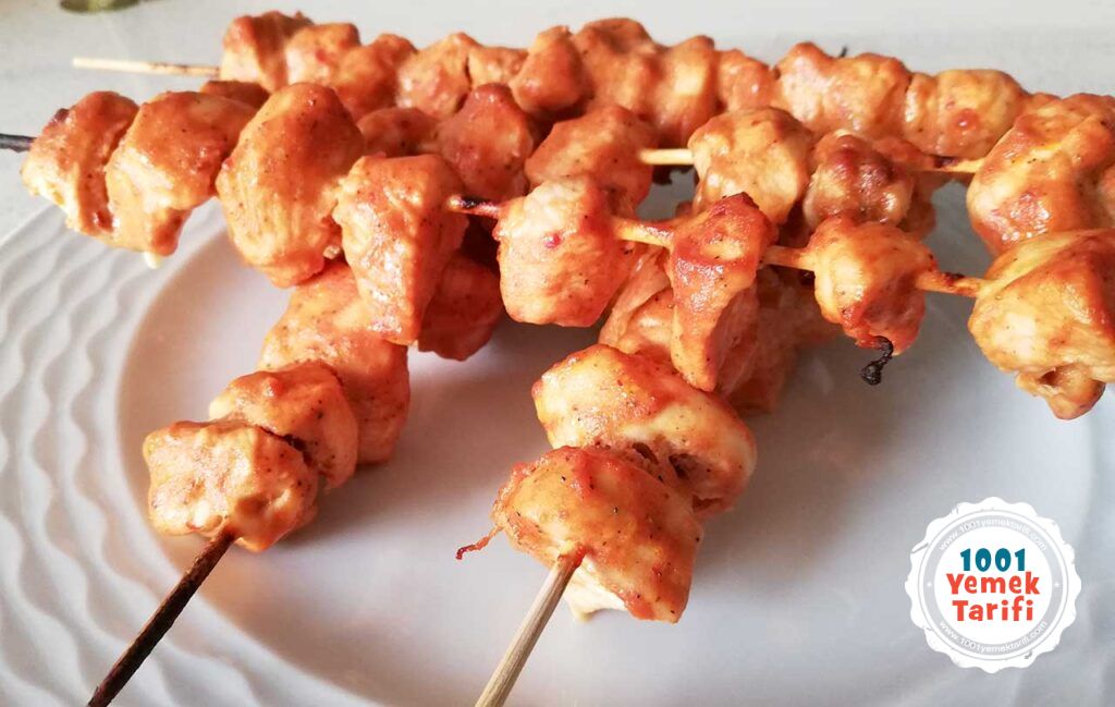 firinda tavuk sis tarifi-soslu marine tavuk cop sis yapimi nasil yapilir-kac kalori-1001yemektarifi