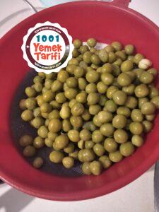 Şehriyeli ve Bezelyeli Tane Tane Pirinç Pilavı Tarifi