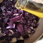 Yoğurtlu Mor Lahana Salatası Tarifi