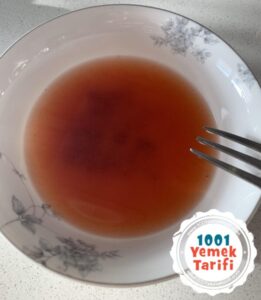 evde Salçalı Sosis Tarifi-nasıl yapılır-kaç kalori