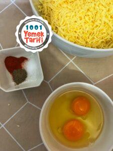 Elinizle suyunu sıkıp kaba alın.