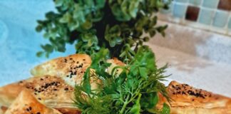 HAZIR YUFKADAN: Üçgen Börek Tarifi