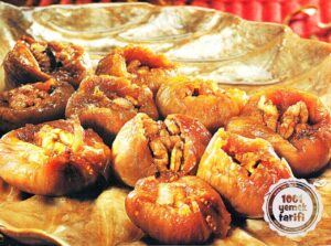 incir tatlisiTarifi-Kuru incir Tatlisi Nasil Yapilir-kac kalori-sutlu incir-kolay ev yapimi-yapilisi-nevsehir-1001yemektarifi