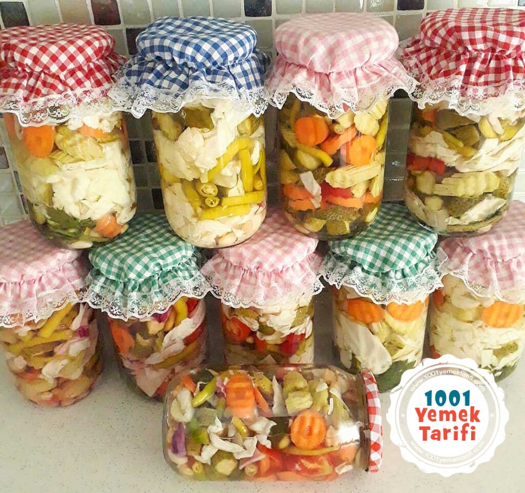 karisik tursu tarifi-tursu yapimi-kolay kitir-bozulmayan kornison-biber-karisik tursu nasil yapilir-puf noktasi-1001yemektarifi