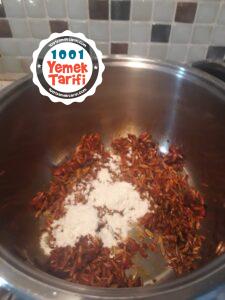 Kıymalı Arpa Şehriye Çorbası