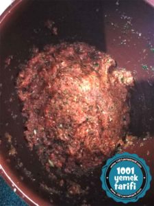 konya-etli-ekmek-tarifi-yapimi-nasil-yapilir-kac-kalori-nefis-kolay-ev yapimi-1001yemektarifi